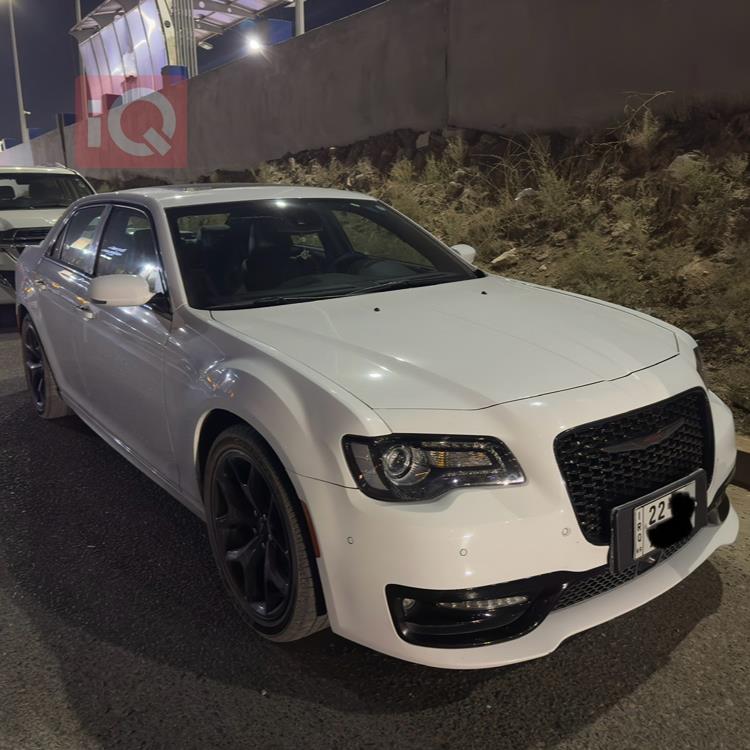 کرایسلەر 300